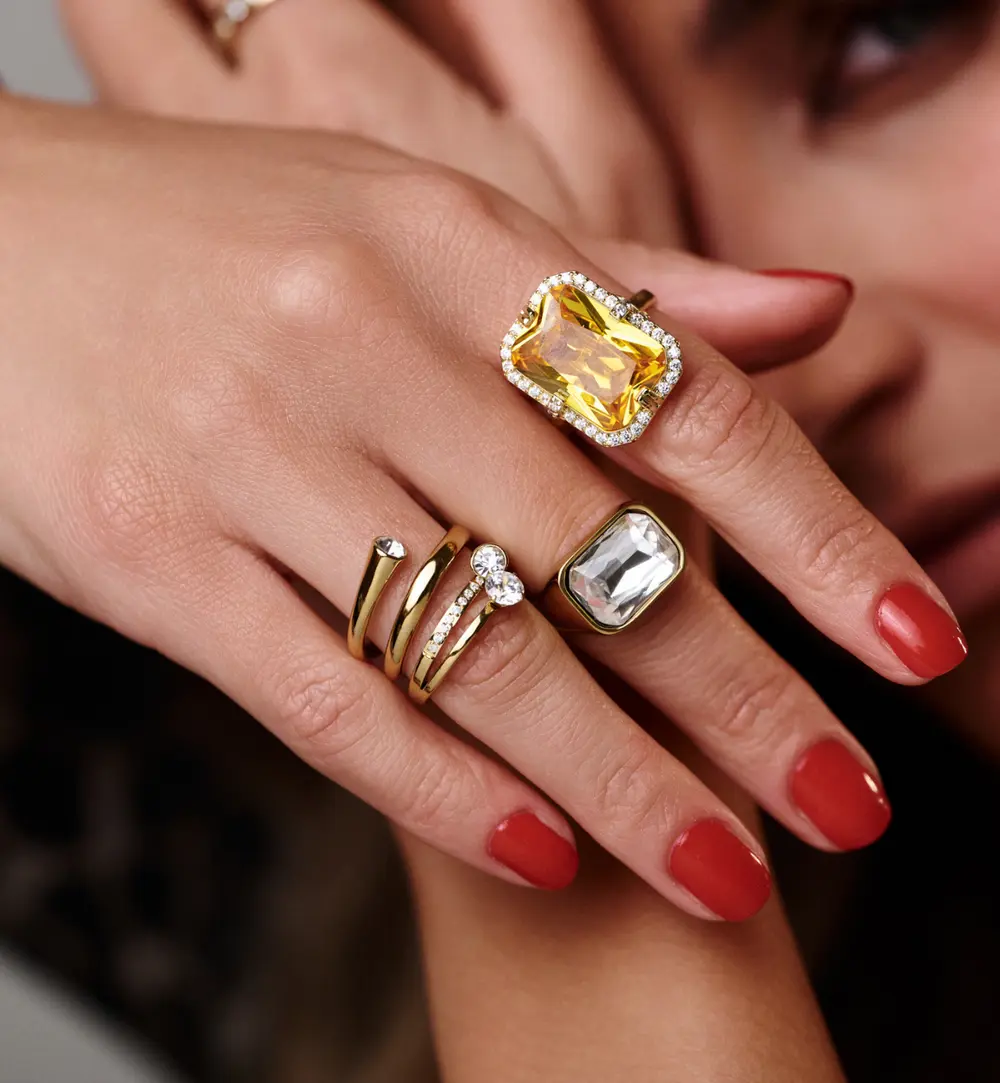 Pierścionek złoty z dużą cyrkonią w prostokątnej oprawie PSY0225